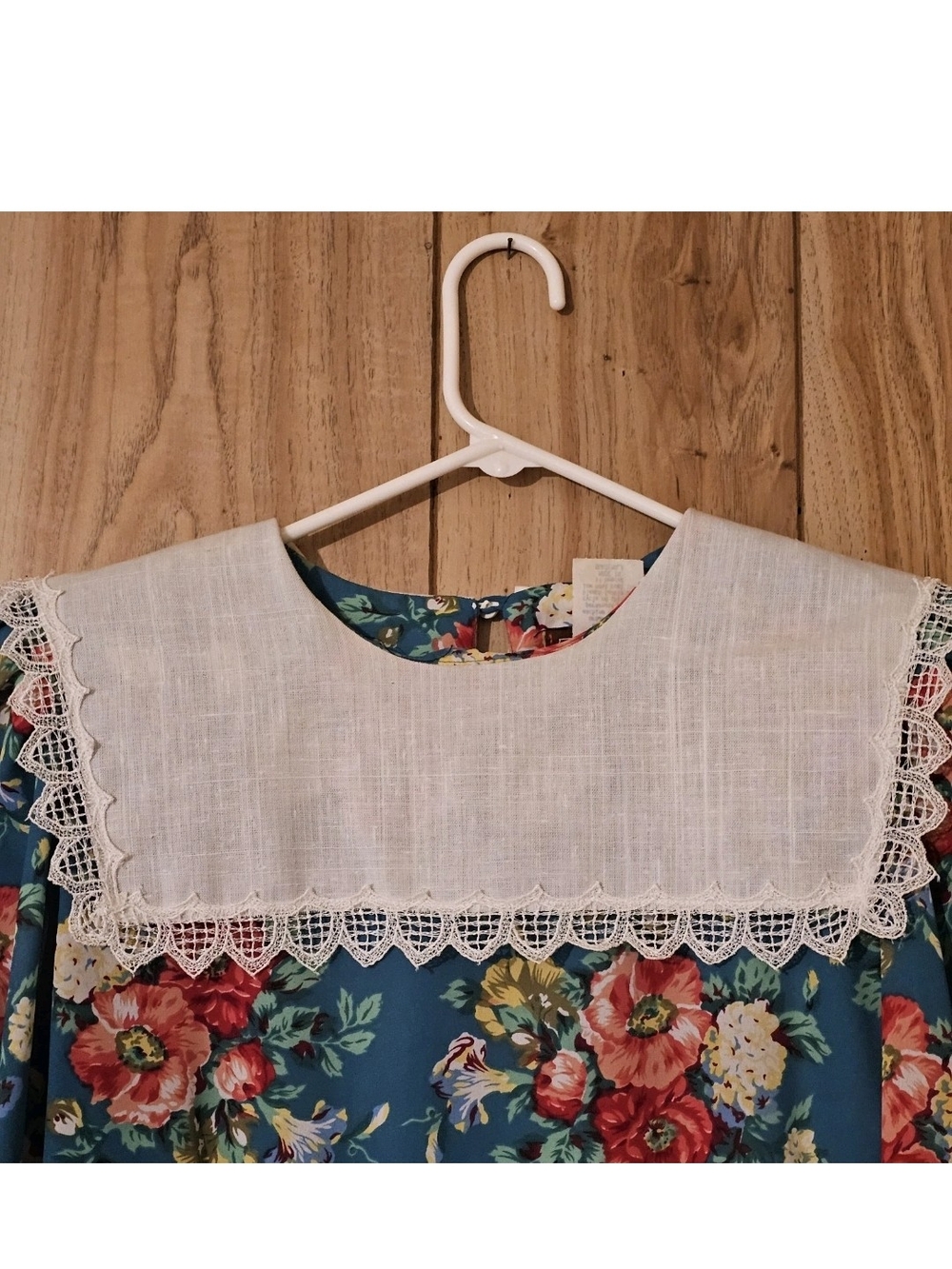 Lisa ll Vintage Women’s Teal Floral Midi Dress with Lace Trim - Picture 11 of 14